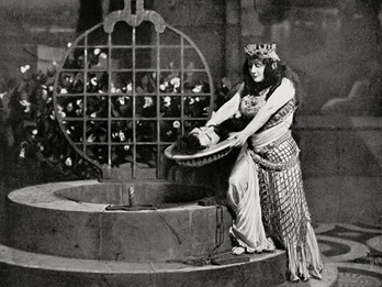 Olive Fremstad in Richard Strauss’s “Salome,” performed at New York City’s Metropolitan Opera House in January, 1907.Photograph from DEA / Biblioteca Ambrosiana / Getty